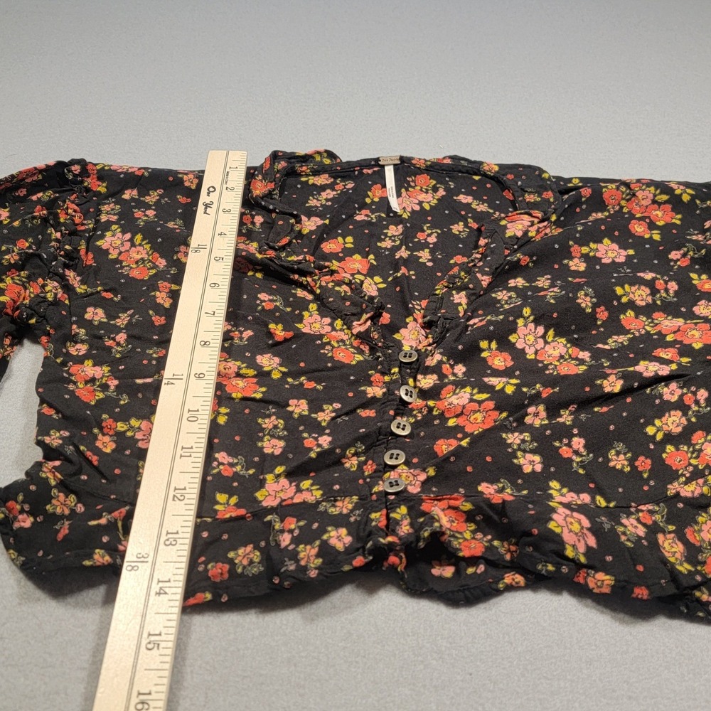 Free People Secret Garden Crop Top Floral Ruffle Button Boho Black Women's XS - Picture 8 of 11